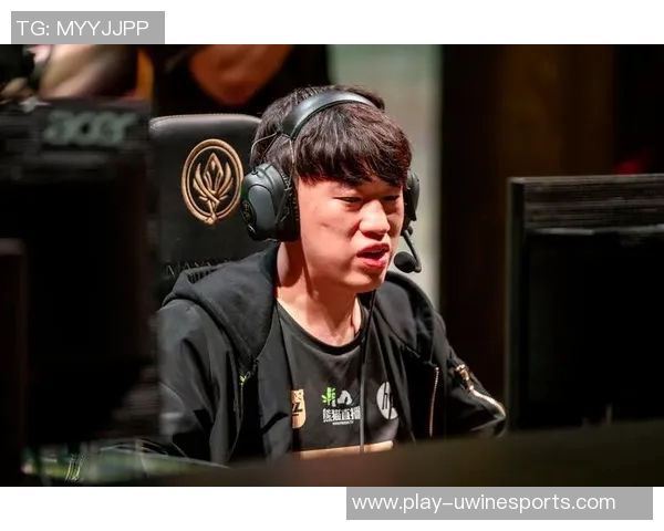 RNG在电竞比分高校联赛中的团队协作表现分析与点评